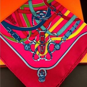 - Hermes scarf. 45 x 45 cm. Pristine condition.